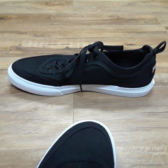 FILA Sneakers - Picture 6 of 11